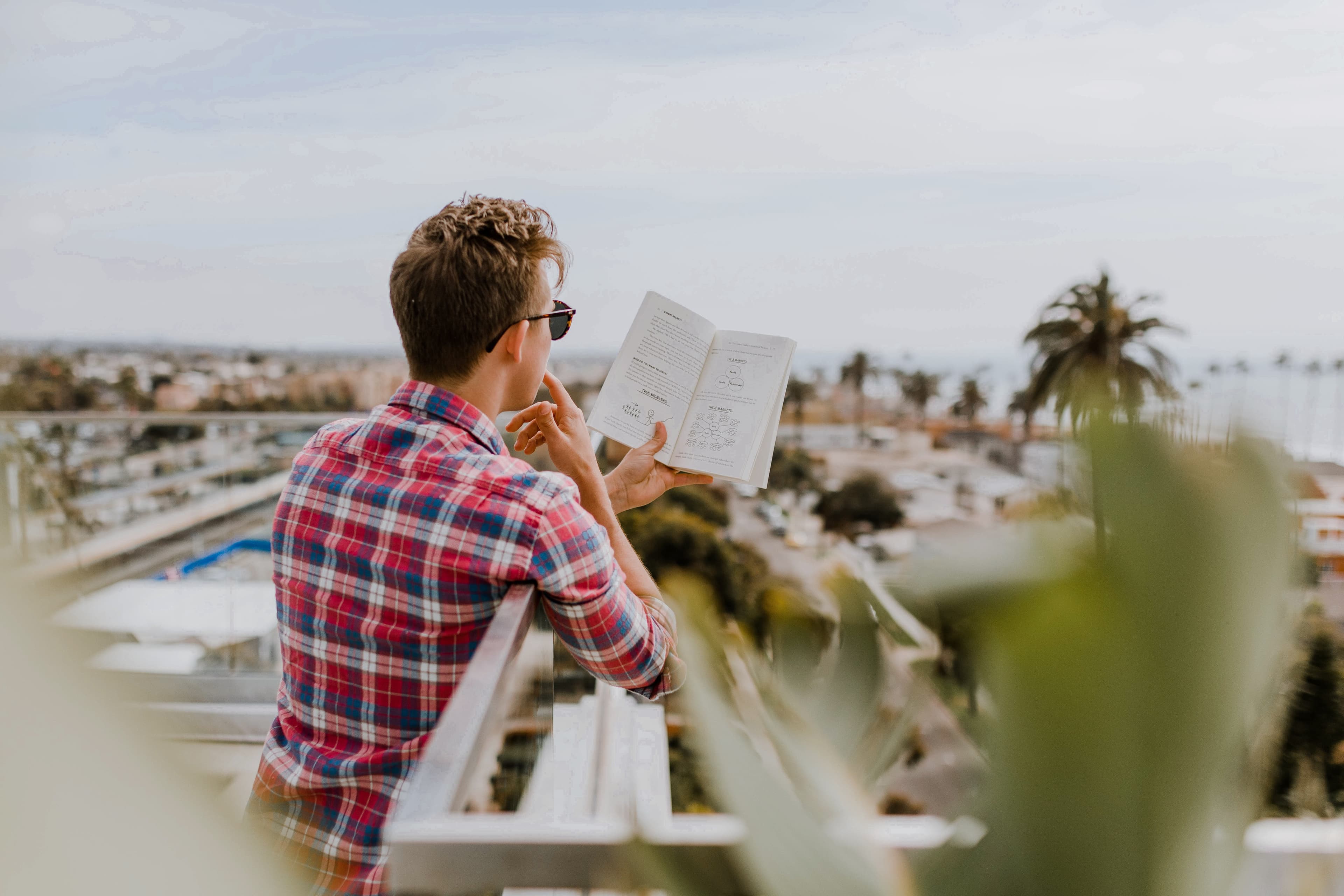 Top 100 Books Every Startup Founder And Entrepreneur Should Read